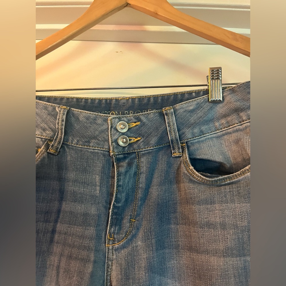 Boston Proper Sz 8 Ladies Jeans w/ Rhinestone Buttons - Picture 4 of 9